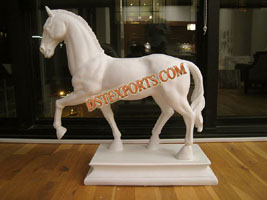 WEDDING WELCOME HORSE STATUE