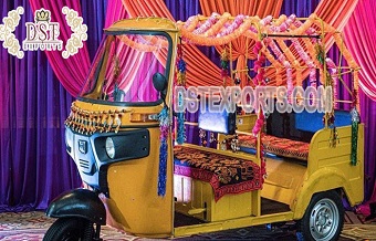 Wedding Bride Groom Photoshoot Auto Rickshaw